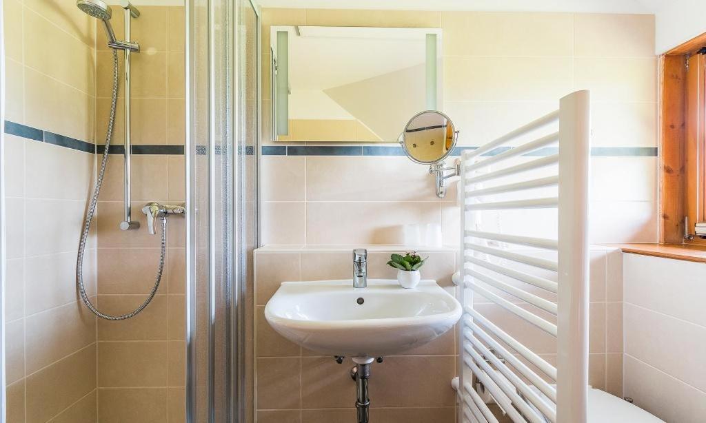 Haus Am Bodden 02 Apartment Аренсхоп Екстериор снимка